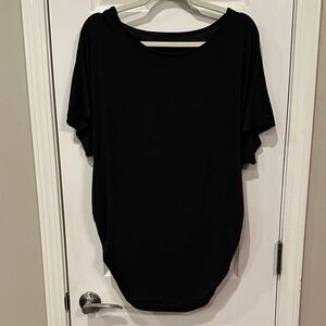 Amazon Essentials Black Short Sleeve Tee with side ruching.